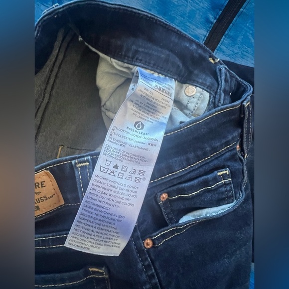 Signature by Levi’s - Mid Rise Skinny Jeans - Picture 3 of 7